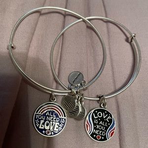 Alex & Ani The Beatles Lennon McCartney All You Need Is Love Bracelet Bangle Set